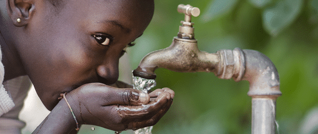 Zuverlässige Wasserversorgung und Pumpen mit stand alone Solaranlagen von Solara in Afrika.